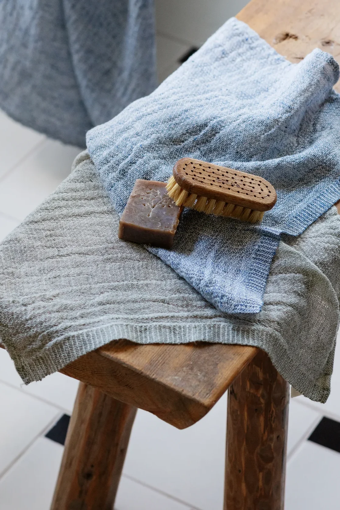 LapuanKankurit-Nyytti-towels-white-blueberry-and-white-olive-scaled-e1740483337736.webp