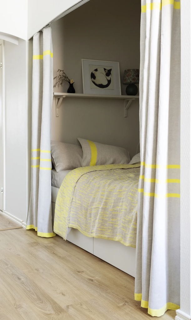 LapuanKankurit-Osmankaami-tablecloth-blanket-Usva-tablecloth-blanket-and-cushion-cover-linen-yellow-2-scaled-e1740128984326.webp