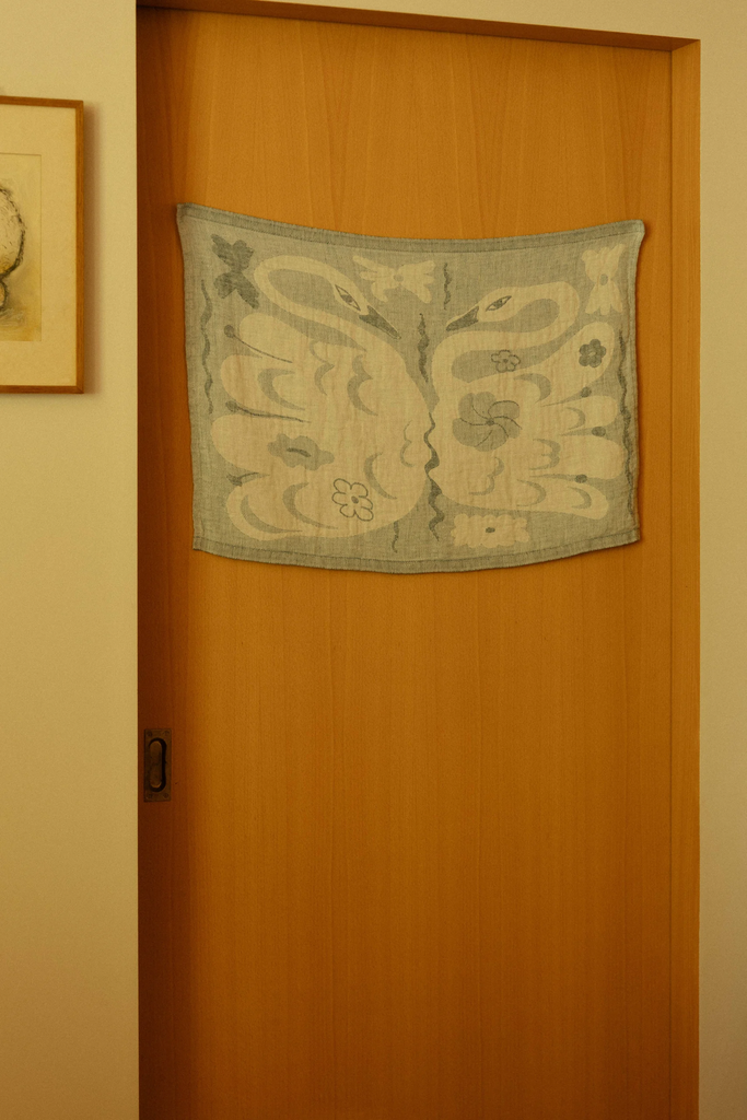 LapuanKankurit-KAKSIN-towel-white-blue-photocredit-Wilma-Hetemaj-1-scaled.webp