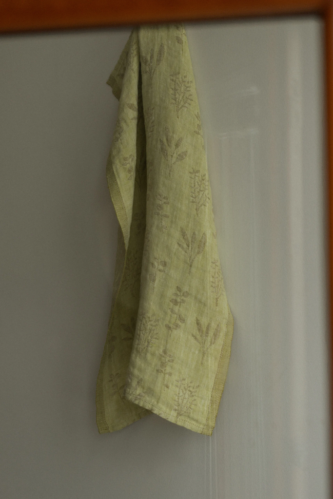 LapuanKankurit-Salvia-towel-lime-olive-photocredit-Wilma-Hetemaj-Styling-Susanna-Vento-21-scaled.webp