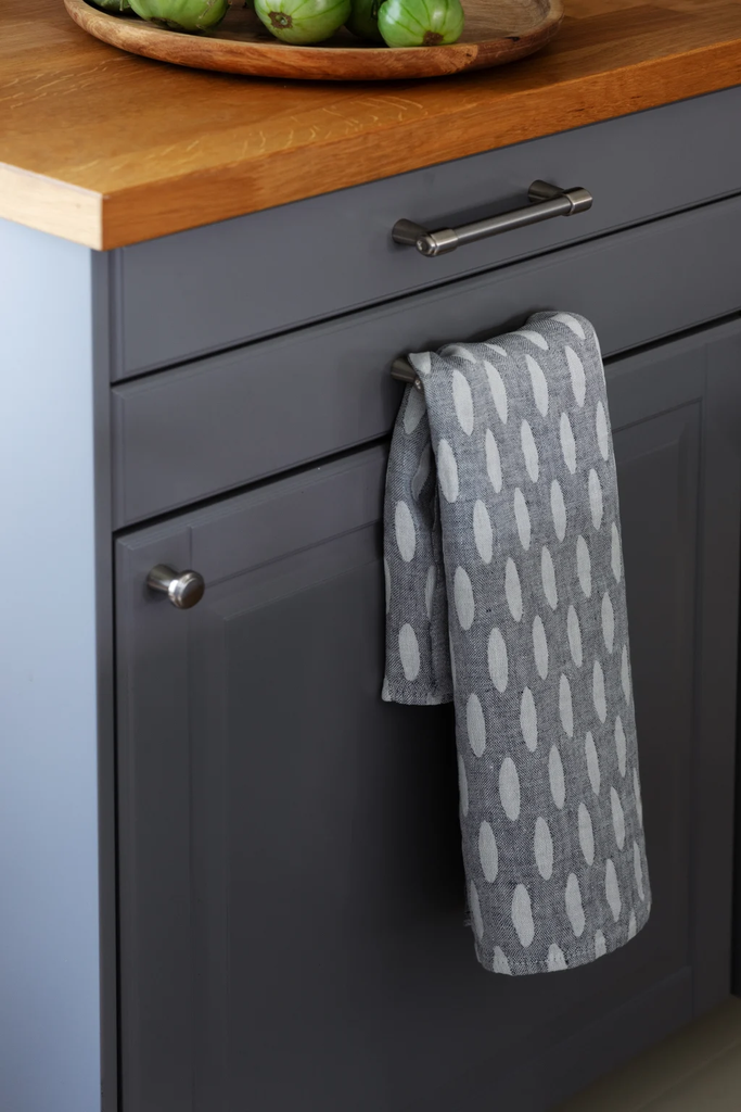 LapuanKankurit-Helmi-towel-white-grey-1-1024x1536.webp