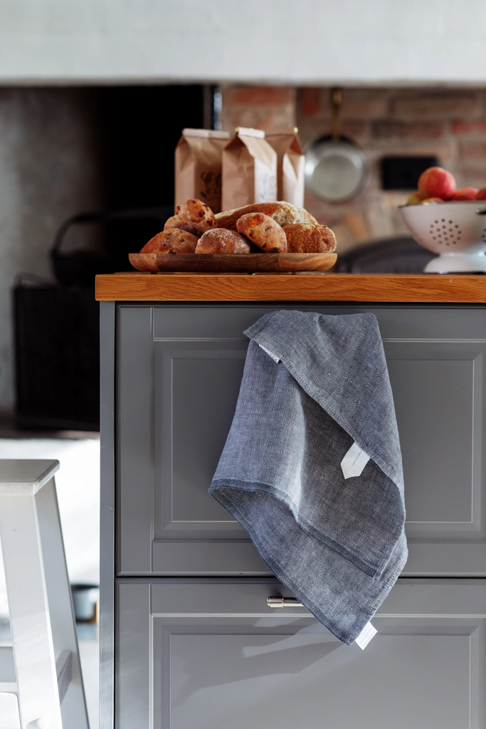 LapuanKankurit-Mono-towel-grey-1-scaled.webp