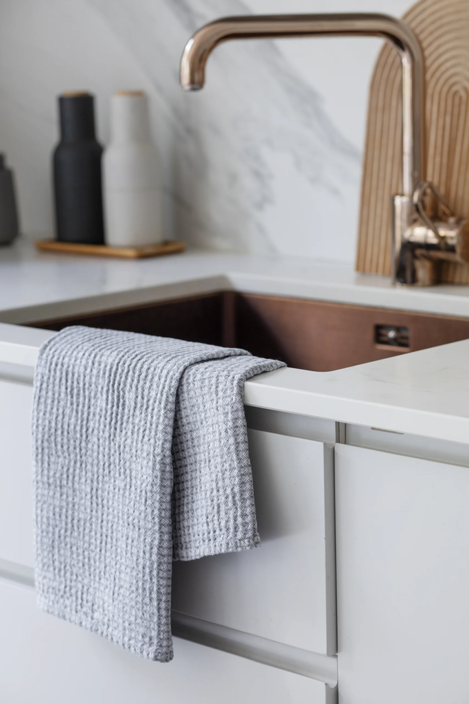 LapuanKankurit-Maija-towel-white-grey-scaled.webp