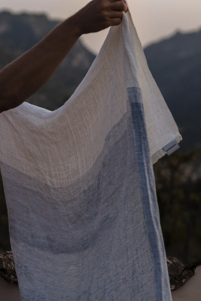 LapuanKankurit-Saari-towels-white-blue-Photocredit-Jopsu-Ramu-scaled.webp