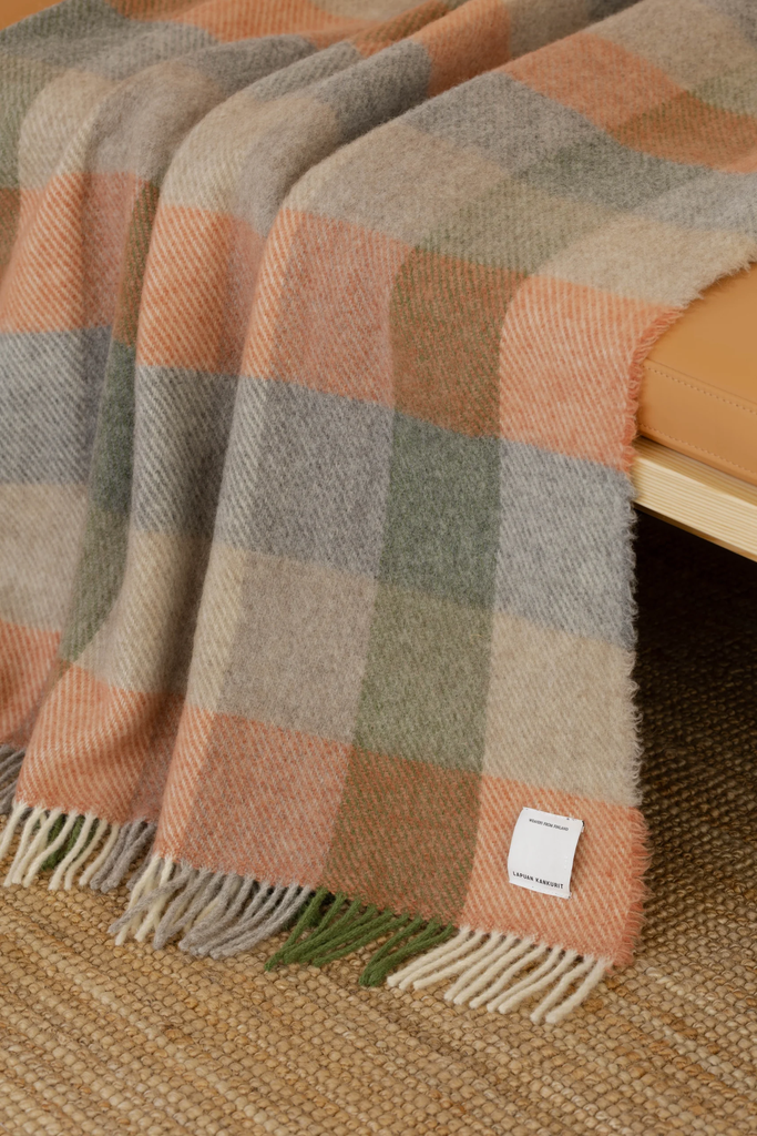 LapuanKankurit-Kasku-blanket-cinnamon-green-1-scaled.webp
