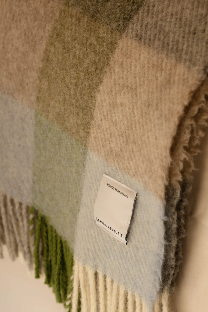 LapuanKankurit-Kasku-blanket-light-blue-green-3-scaled.webp