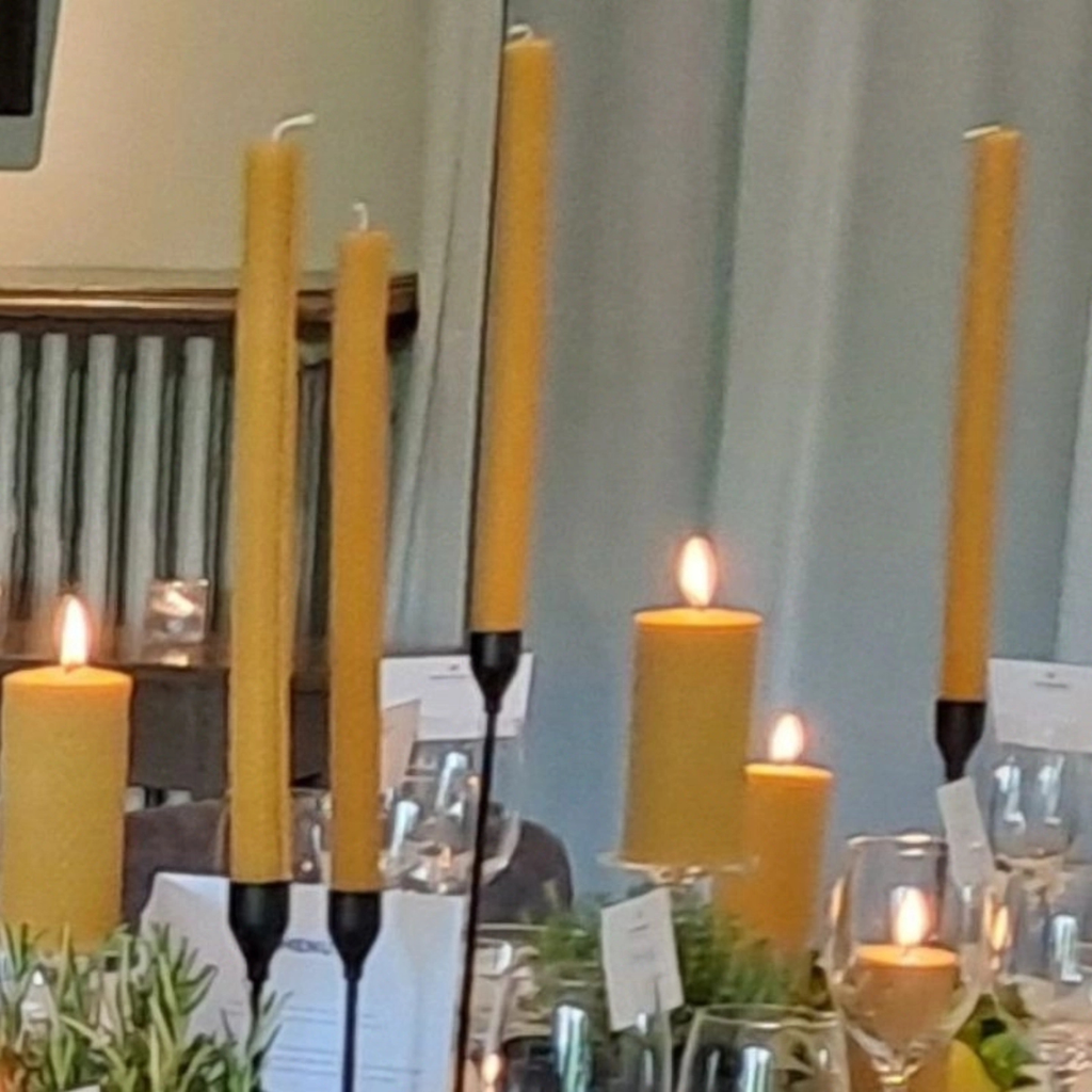 Rolled Candle in Beeswax - L'Abeille (34x2cm)