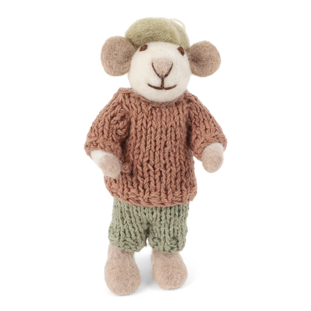Witte muis met pet, rode pull en groene broek - G&S